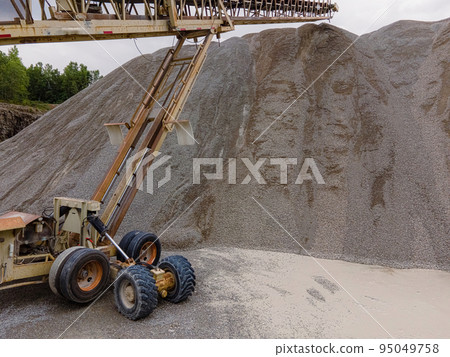 Converyor equipment at the rock quarry Converyor equipment at the rock quarry 95049758