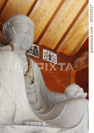 Cultural property of Shinshu Master craftsman Sadaharu Moriya's stone Buddha Kiso Chofuku-ji Temple or Mount Ratu Jizo Daibosatsu 95050017