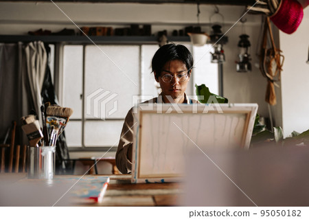 men's portrait 95050182