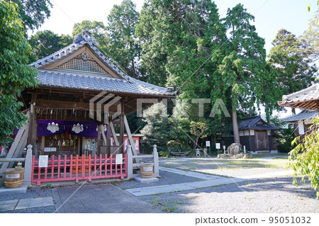 京都、龜岡市、日枝野神社參拜殿堂和轄區(初秋) 京都、龜岡市、日枝野神社參拜殿堂和轄區(初秋) 95051032