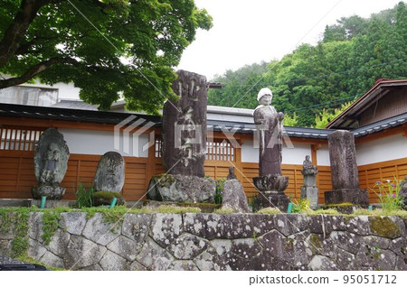 信州木曾上松町玉林院文化財產守谷貞治弟子東兵衛澀谷石佛群 信州木曾上松町玉林院文化財產守谷貞治弟子東兵衛澀谷石佛群 95051712