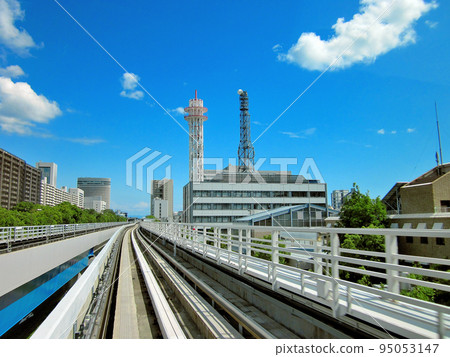 Kansai/Osaka/Kobe Port Liner Image of self-driving city traffic running between buildings Kobe City, Hyogo Prefecture (4) 95053147