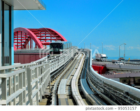 Kansai/Osaka/Kobe Port Liner/Vehicle going to the exciting Portopia Bridge/Kobe City, Hyogo Prefecture (1) 95053157