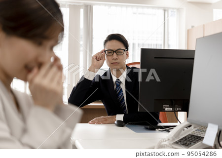 Boss who cares about private calls at work Boss who cares about private calls at work 95054286