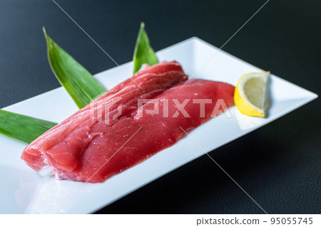 tuna blood 95055745
