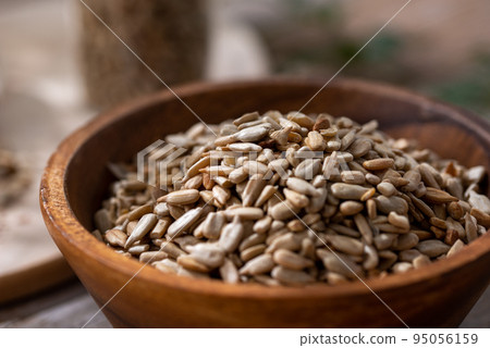 sunflower seed 95056159