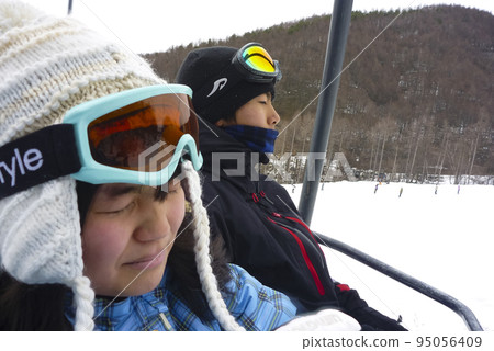Ski resort lift 95056409
