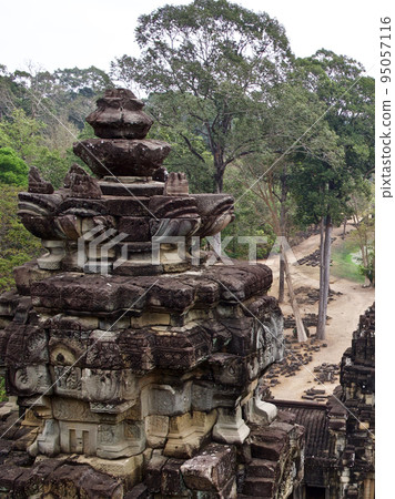 Architecture of ancient temple complex Angkor, Siem Reap 95057116