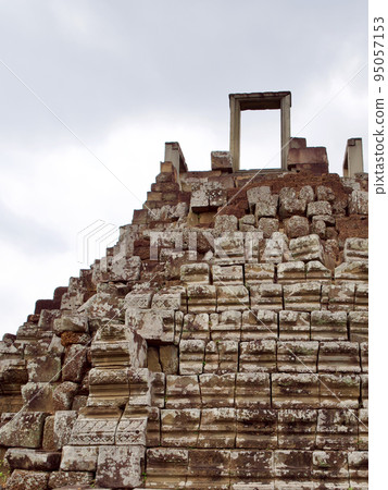 Architecture of ancient temple complex Angkor, Siem Reap 95057153