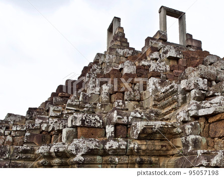 Architecture of ancient temple complex Angkor, Siem Reap Architecture of ancient temple complex Angkor, Siem Reap 95057198