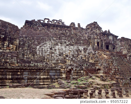 Architecture of ancient temple complex Angkor, Siem Reap 95057222