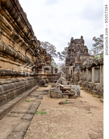 Architecture of ancient temple complex Angkor, Siem Reap 95057394