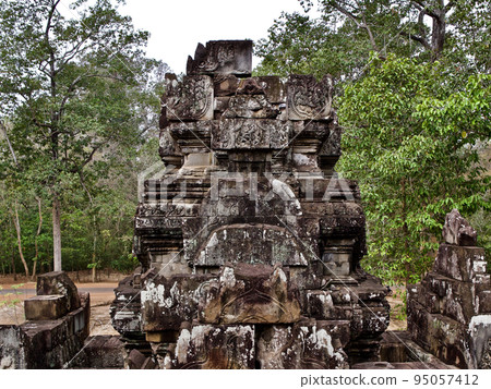 Architecture of ancient temple complex Angkor, Siem Reap 95057412