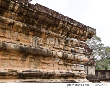 Architecture of ancient temple complex Angkor, Siem Reap 95057435