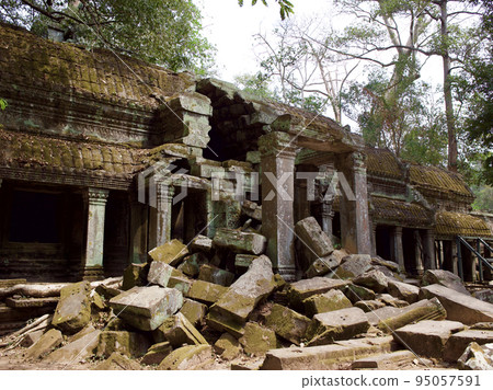Architecture of ancient temple complex Angkor, Siem Reap 95057591