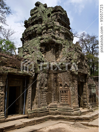 Architecture of ancient temple complex Angkor, Siem Reap 95057725