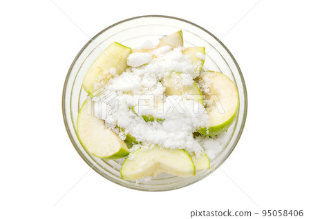 Homemade apple jam, how to make it 95058406