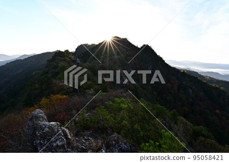 塔基山秋葉 塔基山秋葉 95058421