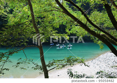 Enjoy SUP and kayaking; enjoy the rich nature of the Niyodo River Enjoy SUP and kayaking; enjoy the rich nature of the Niyodo River 95058482