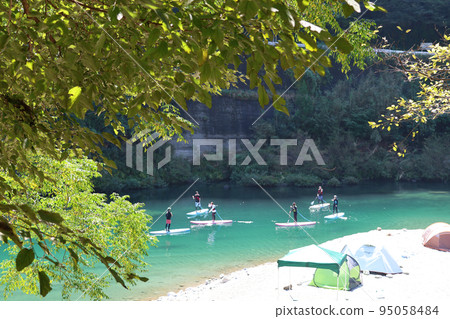 享受 SUP 和皮划艇；享受仁淀川豐富的自然風光 95058484