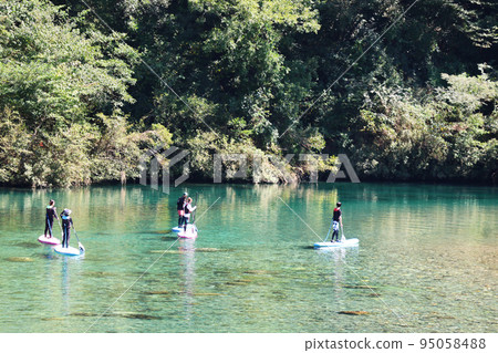 Enjoy SUP and kayaking; enjoy the rich nature of the Niyodo River 95058488