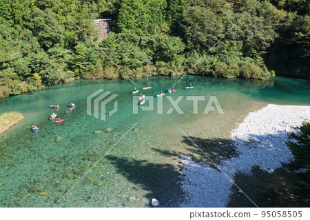 Enjoy SUP and kayaking; enjoy the rich nature of the Niyodo River Enjoy SUP and kayaking; enjoy the rich nature of the Niyodo River 95058505