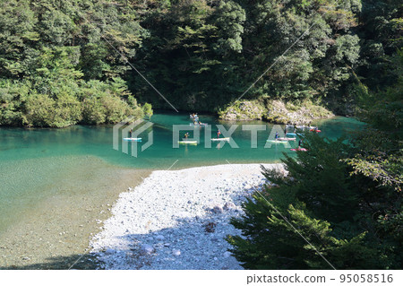 Enjoy SUP and kayaking; enjoy the rich nature of the Niyodo River Enjoy SUP and kayaking; enjoy the rich nature of the Niyodo River 95058516