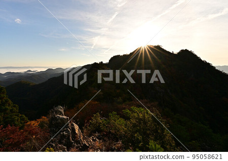 塔基山秋葉 塔基山秋葉 95058621