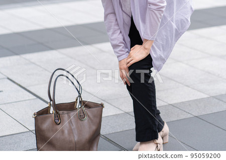 一個沒有膝蓋的女人 95059200