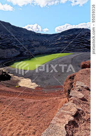 Green Lagoon - Lago de los Clicos - Lanzarote. Canary Islands Spain 95059316