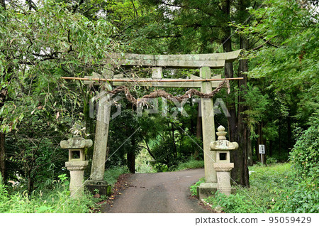 Torii of Anashi-Izahei Shrine 95059429