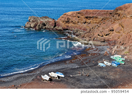 Atlantic View of Charco de los Clicos - Lanzarote. Canary Islands Spain Atlantic View of Charco de los Clicos - Lanzarote. Canary Islands Spain 95059454