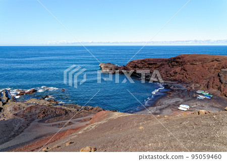 Atlantic View of Charco de los Clicos - Lanzarote. Canary Islands Spain Atlantic View of Charco de los Clicos - Lanzarote. Canary Islands Spain 95059460