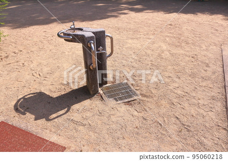 《Hyogo Prefecture》Sanda City, a drinking fountain in a park 95060218