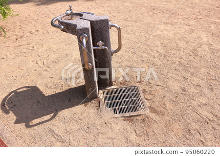 《Hyogo Prefecture》Sanda City, a drinking fountain in a park 95060220
