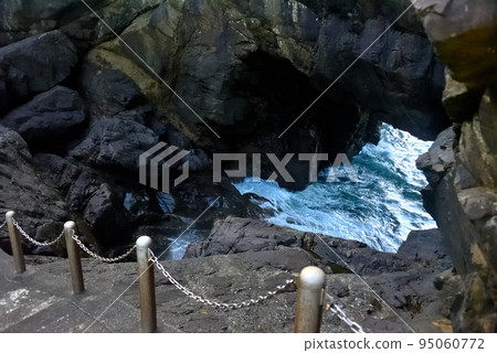 The promenade of Ebisu Cave in Hiwasa, Shikoku, which is famous for spawning of sea turtles, waves rushing into the cave, Minami Town, Tokushima Prefecture (1) The promenade of Ebisu Cave in Hiwasa, Shikoku, which is famous for spawning of sea turtles, waves rushing into the cave, Minami Town, Tokushima Prefecture (1) 95060772