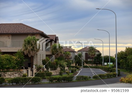一個安靜的住宅區的形象 95061599