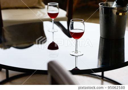 wine glass, wein, bar 95062580