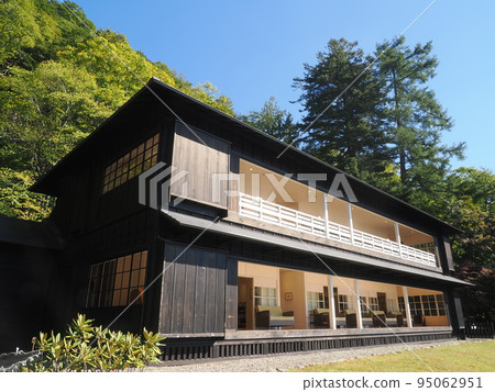 Okunikko British Embassy Villa Memorial Park 95062951