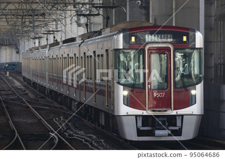 At Nishitetsu Kasugahara Station before the elevation 95064686