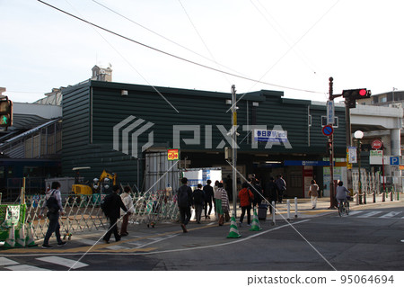 Nishitetsu Kasugahara Station (West Exit Station Building) before the elevated structure Nishitetsu Kasugahara Station (West Exit Station Building) before the elevated structure 95064694