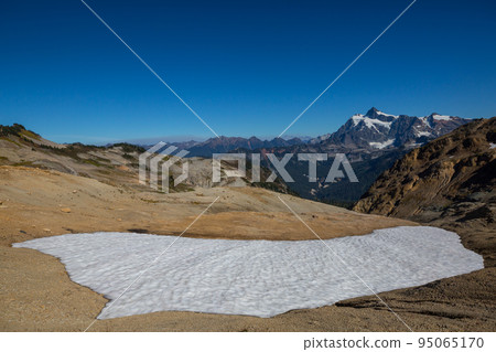 Mountains in Washington Mountains in Washington 95065170