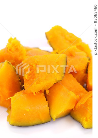 煮南瓜，綠色和黃色蔬菜，烹飪，明亮的背景 95065460