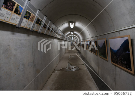 奧秩父紅葉湖、瀧澤大壩、大壩下的電梯通道 95066752