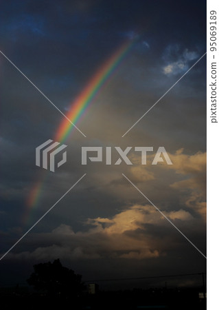 美麗的彩虹，奇妙地出現 95069189