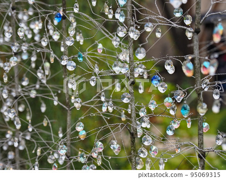 閃閃發光的水晶玻璃群 95069315