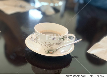 午飯後喝杯咖啡 午飯後喝杯咖啡 95069767
