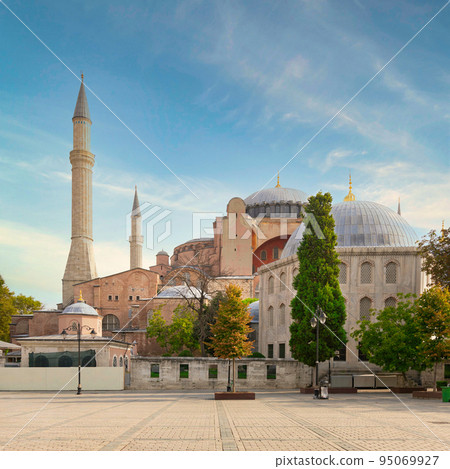 Hagia Sophia, or Ayasofya, originally a Greek Orthodox church, Istanbul, Turkiye Hagia Sophia, or Ayasofya, originally a Greek Orthodox church, Istanbul, Turkiye 95069927