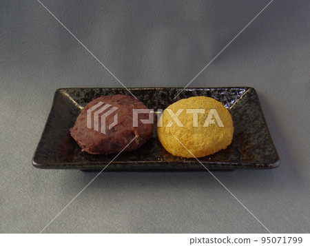 Ohagi & yellow flour Ohagi Ohagi & yellow flour Ohagi 95071799