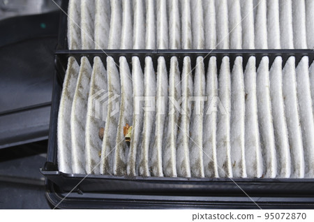 Car engine (gasoline) air cleaner replacement (2 years: 20,000km used) 95072870